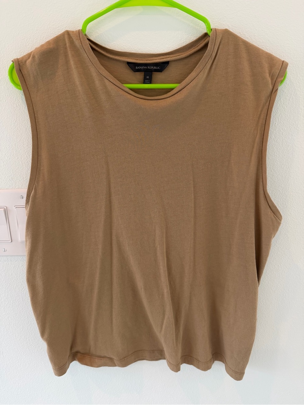 Banana Republic Sleeveless Crewneck Tank Foundation Piece in Camel